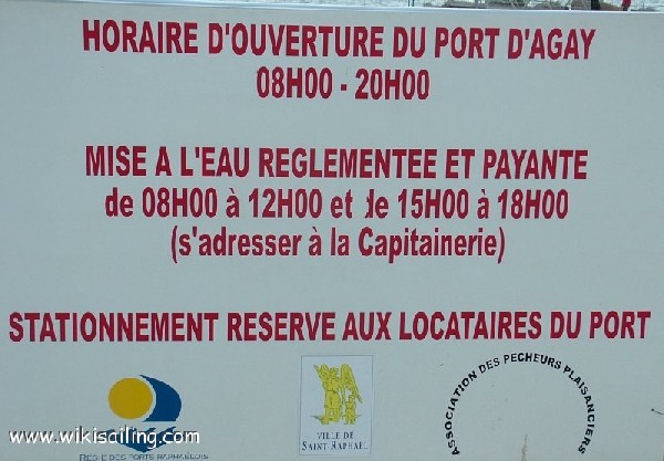 Le port de la Chapelle (rade d'Agay)