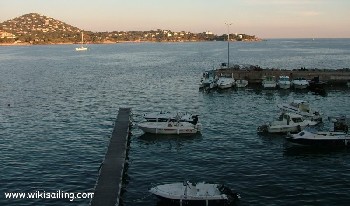 Le port de la Chapelle (rade d'Agay)