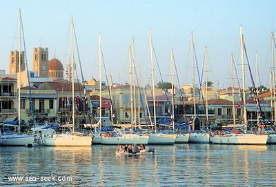 Port Aegina (N. Aeginia) (Grèce)