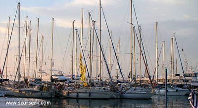 Port Milos (N. Angistri) (Grèce)