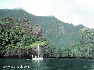 Baie de Hanavave (Fatu Iva) (Marquises)