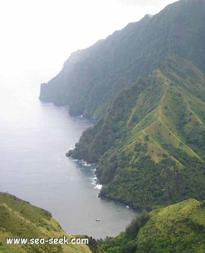 Baie de Hanavave (Fatu Iva) (Marquises)