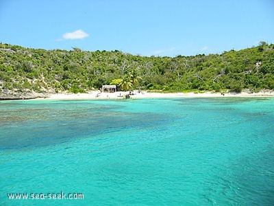 Tempound Bay (Green Island)