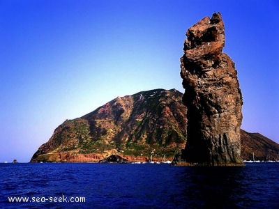 Scoglio Canna et Montenassari (Filicudi)