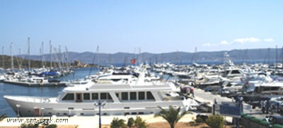 Lavrion Olympic marina (Grèce)
