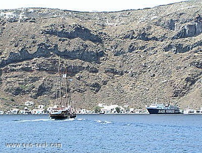 Port Thirasia (Nisis Thirasia) (Greece)