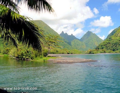 Baie de Tautira (Tahiti) (I. Société)