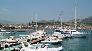 Porto di Giardini Naxos (Sicilia)