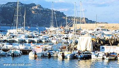 Porto di Giardini Naxos (Sicilia)
