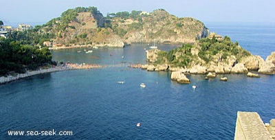 Ormeggio Isola Bella (Sicilia)