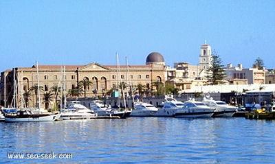 Porto di Milazzo marina del Nettuno (Sicilia)