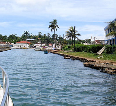 Port d'Ambodifotatra  (Île Ste Marie)