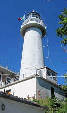 Faro di monte S. Bartolo