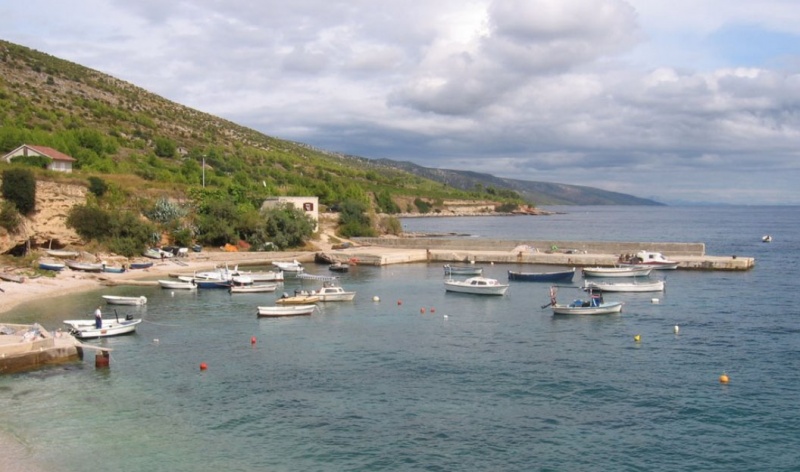 Luka Pitavska Plaza Zavala Hvar