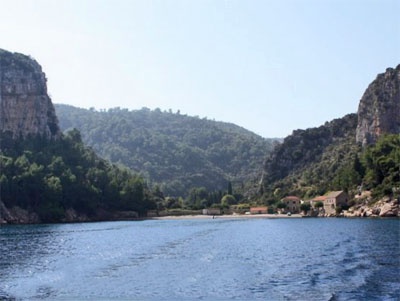 Uvala Pokrivenik Hvar