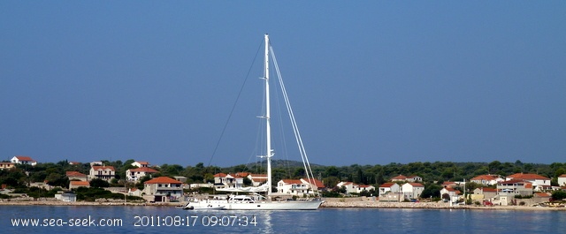Port Borak Drvenik Mali