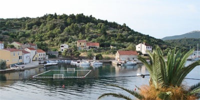 Uvala Lokvina (Rava)