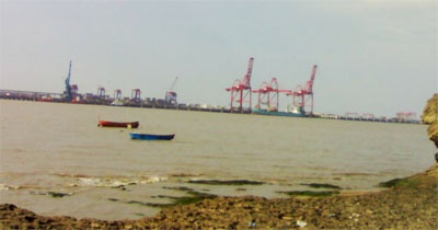 Piparav Bandar port (W India)