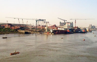 Magdalla port (W India)