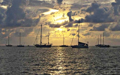 Lahaina bay (Maui Hawaii)