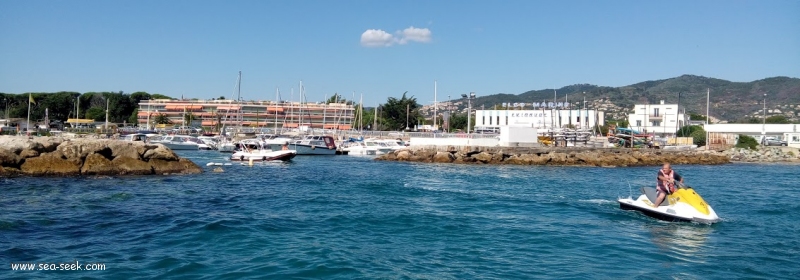 Cannes port abri du Béal