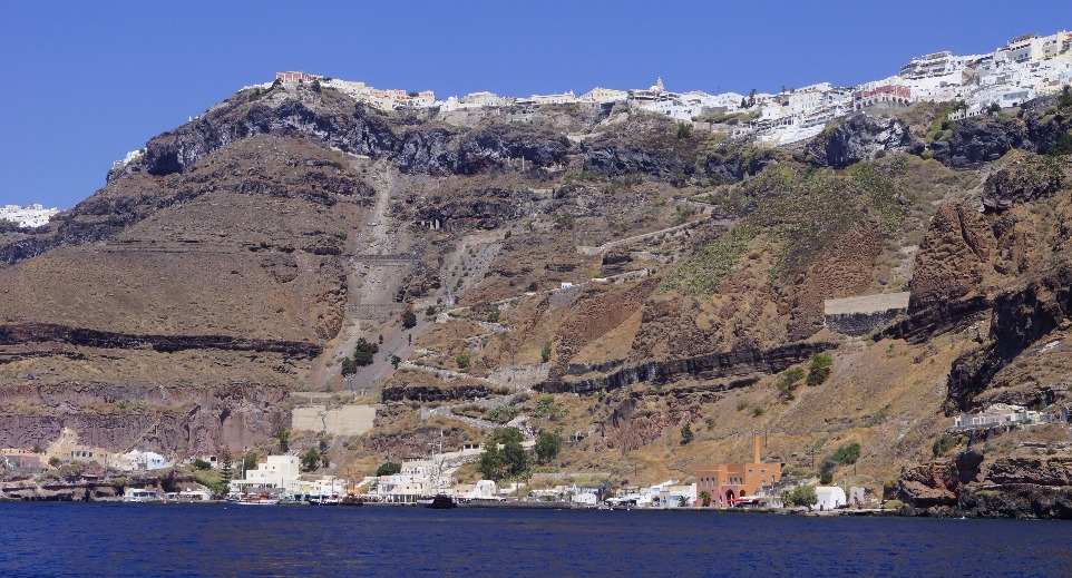 Port Thera (Fira) (Santorin) (Greece)