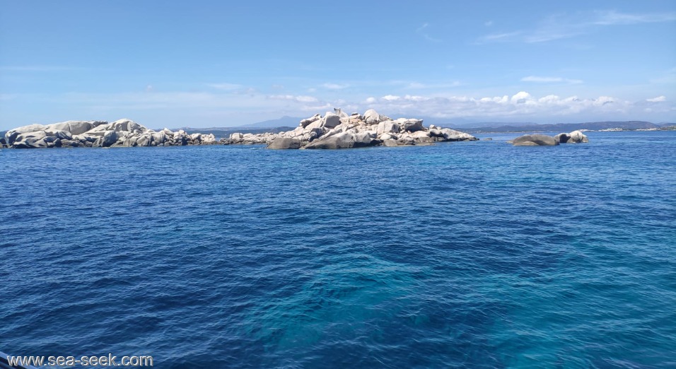 Cala della Chiesa (Lavezzi)