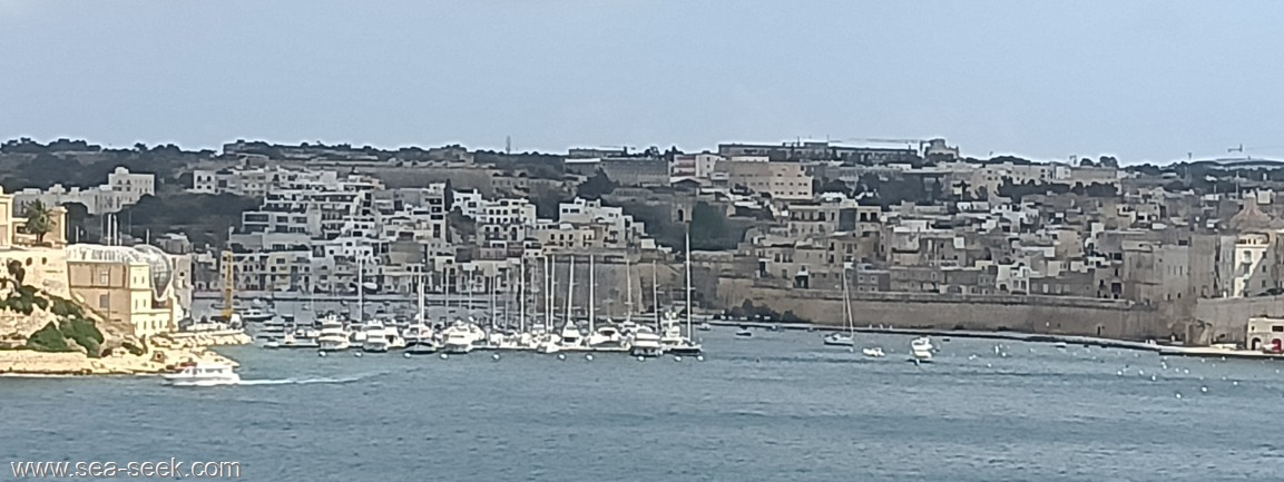 Bighi Triq Marina