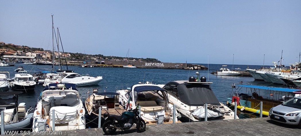 Porto di Aci Trezza (Sicilia)