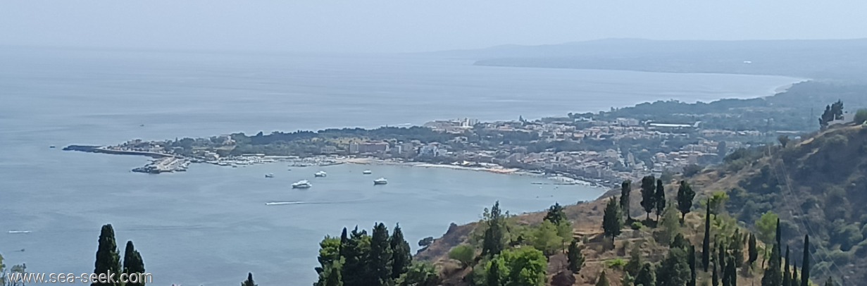 Porto di Giardini Naxos (Sicilia)