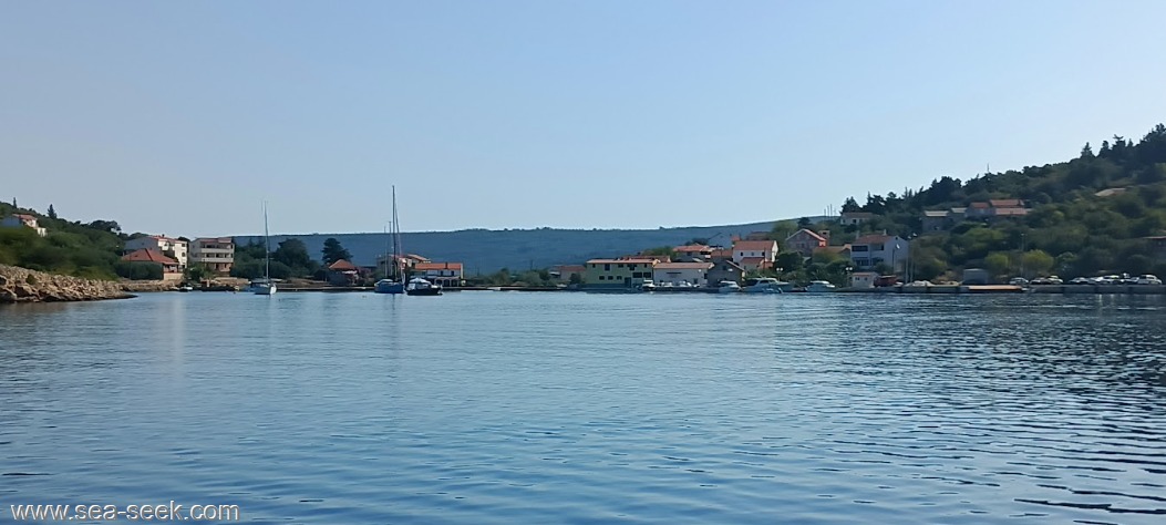 Uvala Lokvina (Rava)